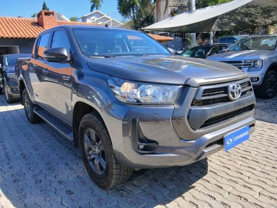 TOYOTA HILUX 2.8 D-4D TURBO DIESEL CD SRX 4X4 AUTOMÁTICO TOYOTA HILUX 2.8 D-4D TURBO DIESEL CD SRX 4X4 AUTOMÁTICO